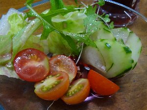 しょうゆ屋さんが作った美味しい低塩調味料で生野菜